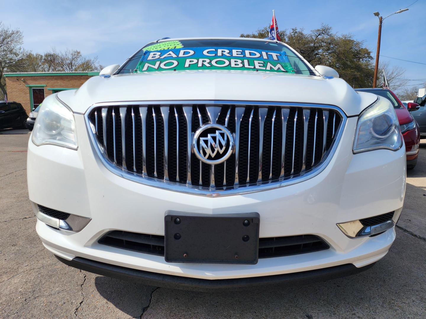 2014 WHITE Buick Enclave Leather (5GAKRBKD2EJ) with an 3.6L V6 DOHC 24V engine, 6-Speed Automatic Overdrive transmission, located at 2660 S.Garland Avenue, Garland, TX, 75041, (469) 298-3118, 32.885551, -96.655602 - Photo#9